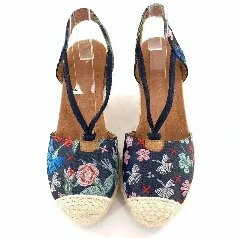 City classified womens espadrilles size 6 multicolored canvas floral wedges
